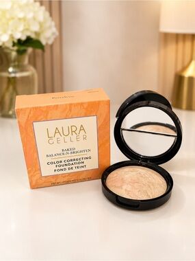 Laura Geller Baked Balance-n- Brighten Color Correcting Foundation - Porcelain